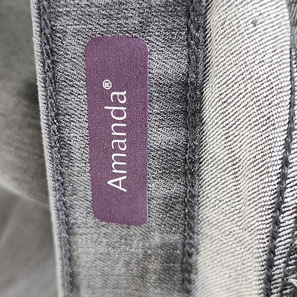 Gloria Vanderbilt Amanda classic rise gray wash denim jeans Size 16P short NEW - Picture 8 of 10